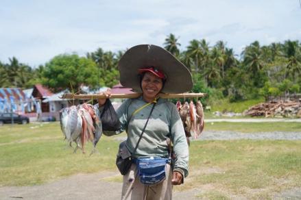 PNM Latih Perempuan Pesisir Olah Hasil Laut Jadi Bernilai Tinggi. Foto: PNM.
