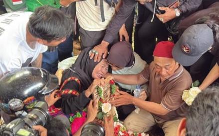 PT GoTo Gojek Tokopedia Tbk (GOTO) berjanji memberikan beasiswa pendidikan kepada adik almarhum Affan Kurniawan. (Foto: iNews Media Group)