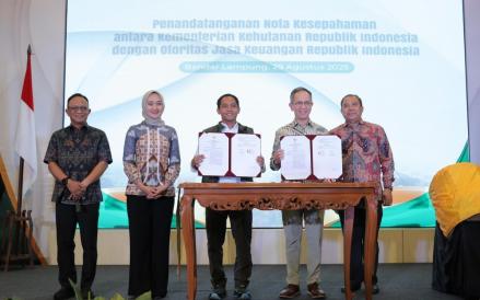 OJK dan Kemenhut Perkuat Sinergi Sektor Jasa Keuangan dan Kehutana​n (OJK)