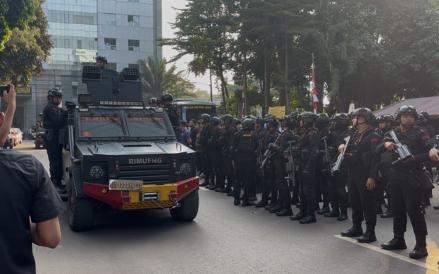 Polisi Gelar Operasi Skala Besar, 350 Personel Bermotor dan Rantis Diterjunkan (Riyan Rizki Roshali/iNews Media Group)