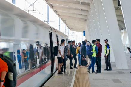 Jumlah Turis Asing Naik Whoosh Terus Meningkat, Terbanyak dari Malaysia. (Foto Istimewa)