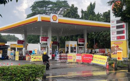 BBM di SPBU Swasta Langka, Begini Kata Pengendara (Ari Sandita/iNews Media Group)