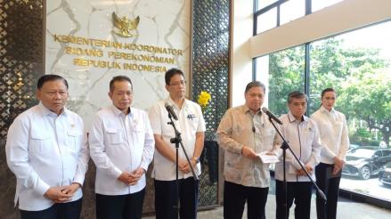 Pemerintah Tambah Stimulus Ekonomi, Ada Bansos Minyakita dan Insentif Pajak Tiket Pesawat. (Foto: Anggie Ariesta/Inews Media Group)
