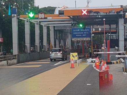 Sebagian Gerbang Tol Dalam Kota Kembali Dibuka usai Macet Parah di Jalan Gatot Subroto. (Foto Istimewa)