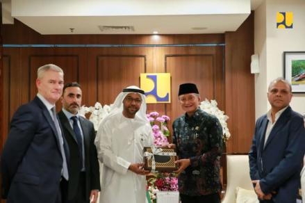 Menteri PU Tawarkan Sejumlah Proyek dengan Skema KPBU Senilai Rp92,8 Triliun ke UEA
