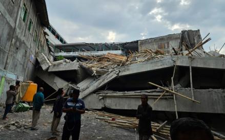 Musala Pondok Pesantren Roboh saat Santri Salat Asar Berjamaah  (BPBD)