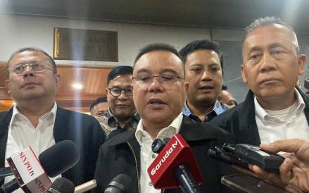 MK Diminta Hapus Tunjangan Pensiun Anggota Dewan, Wakil Ketua DPR: Apapun Putusannya Kita Ikut (Achmad Al Fiqri/iNews Media Group)