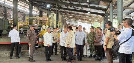 6 Smelter Aset Korupsi Rp300 Triliun Diserahkan ke Timah, Prabowo: Kita Selamatkan untuk Rakyat  (FOTO:Dok Biro Pers Sekretariat Presiden)