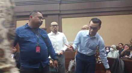 Eks Dirut Pertamina Patra Niaga Masih Berstatus Karyawan BUMN Meski Sudah Tersangka Korupsi. (Foto: INews Media Group)