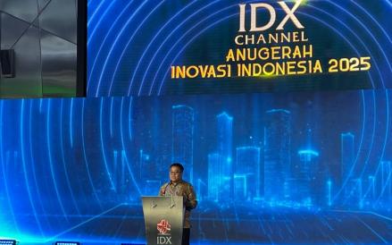 Chief Operating Officer (COO) IDX Channel, Masirom saat memberikan sambutan di IDX Channel Anugerah Inovasi Indonesia (ICAII) 2025 (IDXChannel)