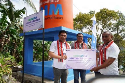 Tingkatkan Kehidupan Warga Pesisir Toisapu, PNM Bangun Akses Air Bersih. (Foto: doc.PNM)