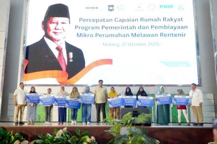 PNM dan Menteri PKP Beri Pembiayaan untuk Renovasi Rumah Usaha Nasabah Mekaar di Malang. (Foto: Inews Media Group)