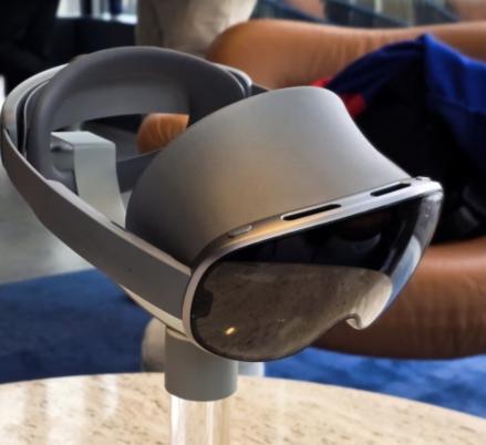Samsung Rilis Headset Galaxy XR, Bakal Saingi Apple (FOTO:Dok Lamam Reuters)