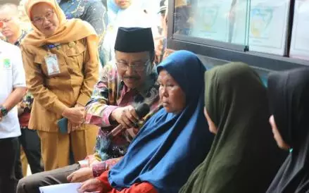 Mensos Cek Langsung Pencairan BLT, Pastikan Warga Terima Utuh Tanpa Potongan 