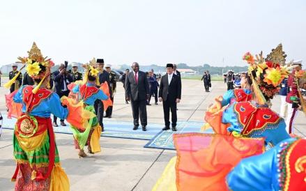 Presiden Afrika Selatan Matamela Cyril Ramaphosa Tiba di Indonesia, Disambut Tarian (Foto: Biro Pers Media Setpres RI)