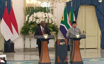 Prabowo Teriak Amandla saat Temui Presiden Afrika Selatan Ramaphosa di Istana