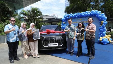 BABP Serahkan Hadiah Utama ke Pemenang Grand Prize Tabungan Dahsyat Arisan MNC Bank (FOTO:Dok Tangguh)