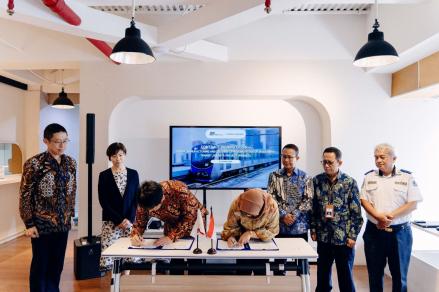 MRT Jakarta Gandeng Sumitomo untuk Pengadaan Delapan Trainset untuk Fase 2A HI-Kota. (Foto: Dok. Pemprov DKI Jakarta)