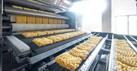 Daya Beli Tertekan, Bagaimana Prospek Saham Sektor F&B dan Unggas? (Foto: iNews Media Group)