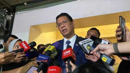 Purbaya Kantongi Nama Importir Pakaian Bekas Ilegal, Bakal Ditindak Tegas. (Foto: Anggie Ariesta/Inews Media  Group)