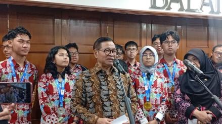 Pramono Pertimbangkan Tarif Mikrotrans dan JakLingko Tak Lagi Gratis. (Foto: INews Media Group)