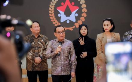 Bantah Mundur dari Kursi Menko PMK, Pratikno: Ini Lagi Bertugas Kok