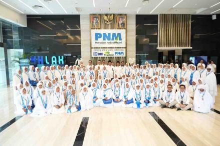 Kisah Ibu Mekaar Menuju Tanah Suci: PNM Temani Hidup Saya dari Nol Hingga Bisa Sekolahkan Anak. (Foto: Doc PNM)