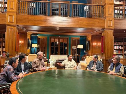 Prabowo Bertemu Lima Pengusaha Kakap, Bahas Kondisi Ekonomi hingga Peluang Sektor Strategis