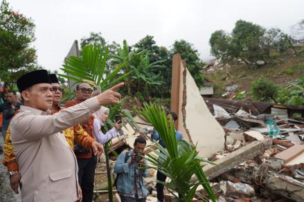 Pemerintah Siapkan Langkah Relokasi bagi Pesantren Terdampak Bencana di Tegal (FOTO:Dok Kemenag)