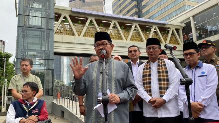 Pramono Minta BUMD Atur Strategi Mitigasi Lonjakan Harga Komoditas Imbas Perang AS vs Iran. (Foto Danandaya/IMG)