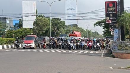 Jalur Pantura Mulai Diramaikan Pemudik Motor yang Menuju Jawa Tengah. (Foto Mei Sada/IMG)