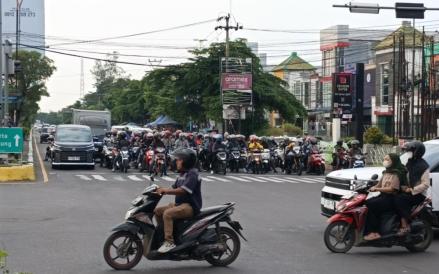 Jelang Lebaran, Arus Mudik Jalur Pantura Makin Padat Sore Ini (Mei Sada/iNews Media Group)