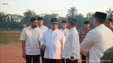 Prabowo Salat Idulfitri di Aceh Tamiang Didampingi Mualem. (Foto: Dok. BPMI)