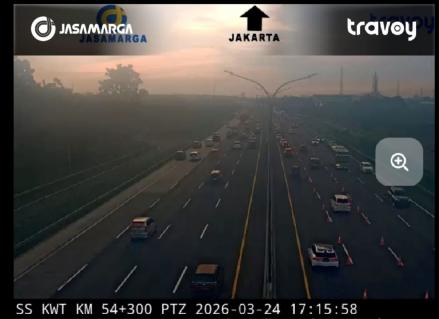 Contraflow Dua Jalur di KM70-KM47 Diterapkan Antisipasi Meningkatnya Kendaraan Arus Balik. (Foto: iNews Media Group)