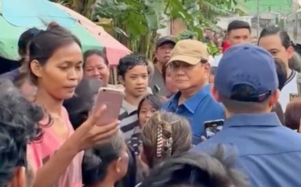 Presiden Prabowo Blusukan ke Permukiman Senen Jakpus, Santai Tanpa Pengawalan Ketat