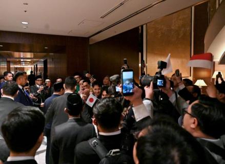 Momen Diaspora Indonesia Sambut Kedatangan Prabowo di Tokyo. Foto: Biro Setpres.