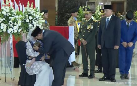 Momen Prabowo Sampaikan Belasungkawa kepada Keluarga Prajurit TNI yang Gugur di Lebanon. (Foto: iNews Media Group)