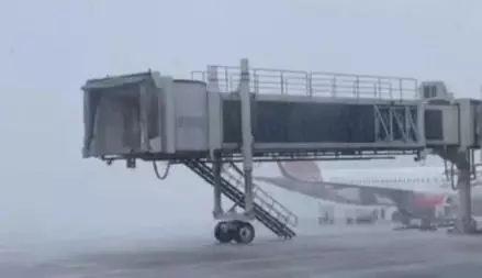 12 Penerbangan di Bandara Soetta Dialihkan Imbas Cuaca Buruk (FOTO:iNews Media Group)