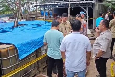 Polri Bongkar Sindikat Penimbunan BBM Ilegal di Lampung, Rugikan Negara Rp160 Miliar. (Foto: iNews Media Group)