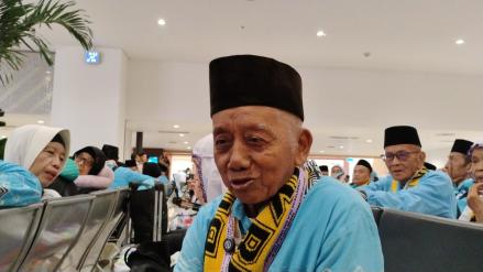 Kisah Inspiratif Pedagang Kangkung Sejak 1963 yang Akhirnya Berangkat Haji Tahun Ini. (Foto: MNC Media)