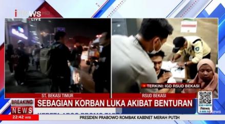 Evakuasi Kecelakaan KRL Terus Berlangsung, Sejumlah Korban Dilarikan ke RSUD Kota Bekasi. (Foto: iNews Media Group)