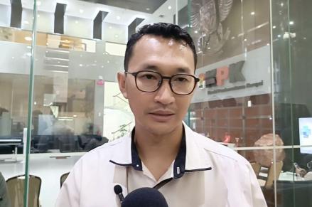 KPK Periksa Pengusaha Rokok Terkait Suap Importasi Barang di Ditjen Bea Cukai. (Foto: Nur Khabibi/iNews Media Group)