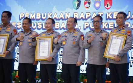 Kapolri Beri Penghargaan ke Polda Riau atas Kinerja Pengelolaan Anggaran Terbaik