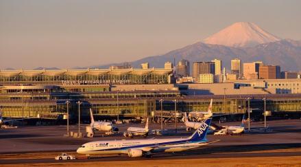 Bandara Haneda Tokyo Akan Uji Coba Gunakan Robot Humanoid untuk Ground Handling