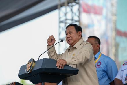 Perpres Perlindungan Awak Kapal Perikanan dan Ojol, Hadiah Hari Buruh dari Prabowo. (Foto: Sekretariat Presiden)
