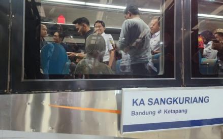 PT Kereta Api Indonesia (Persero) atau KAI resmi mengoperasikan KA Sangkuriang relasi Bandung-Ketapang (PP) pada Jumat (1/5/2026). (Foto: Ist)