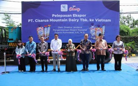PT Cisarua Mountain Dairy Tbk (CMRY) resmi melakukan ekspor perdana produk yogurt ke Vietnam. (Foto: Dok. Kemendag)