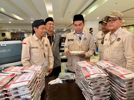 Dirjen PE2HU Pastikan Layanan Jamaah Haji di Sektor 10 Makkah Berjalan Optimal (FOTO:Dok Kemenhaj)