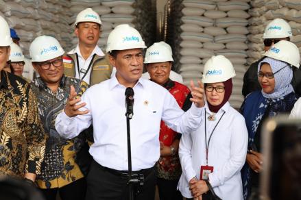 Stok Beras Nasional Tembus 5,3 Juta Ton, Mentan Bidik Rekor Baru 5,5 Juta Ton