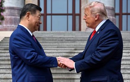 Momen Akrab Pertemuan Trump dan Xi Jinping, Sepakat Selat Hormuz Harus Tetap Terbuka. Foto: Reuters.